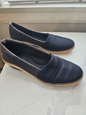 Women's Grasshoppers Matte Black Espadrille Flats Comfort Shoes Size 6m.